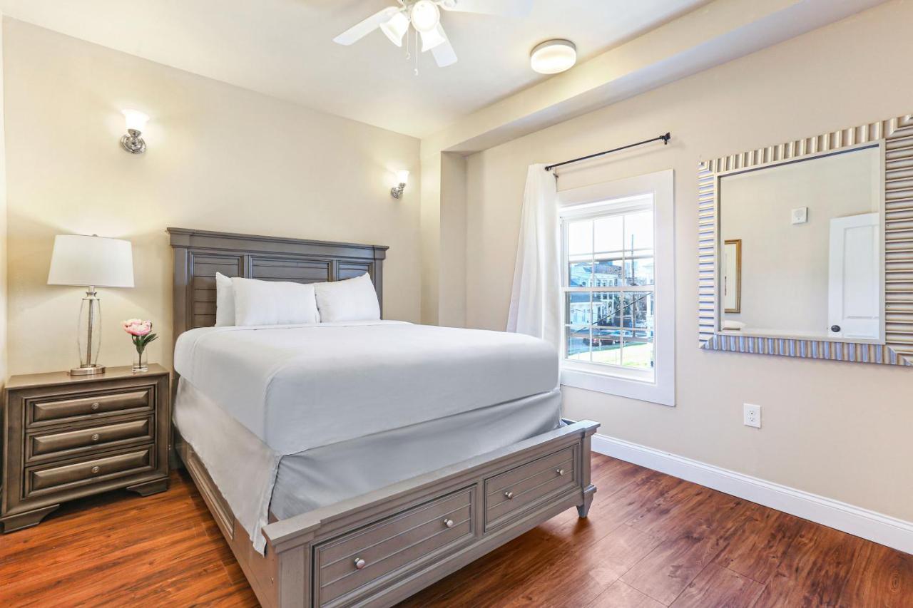 Fully-Furnished 4Br Condo Near Fq New Orleans Exterior photo
